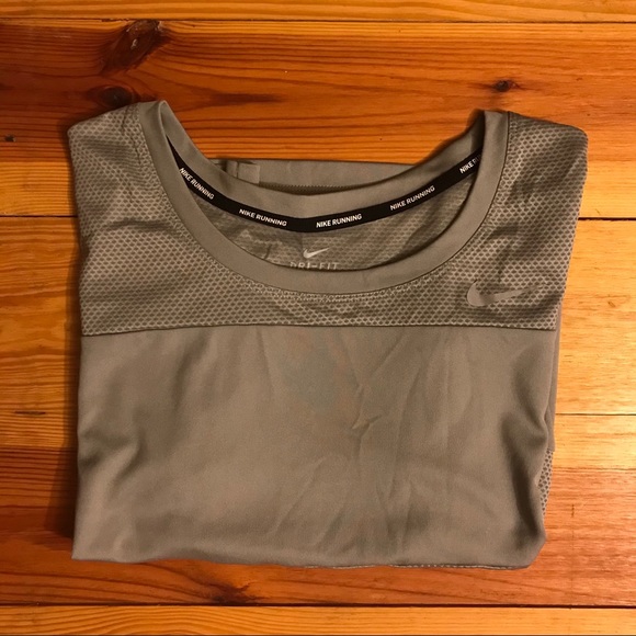 Nike Silver Dri Fit Running Top, EUC, M - Picture 13 of 13